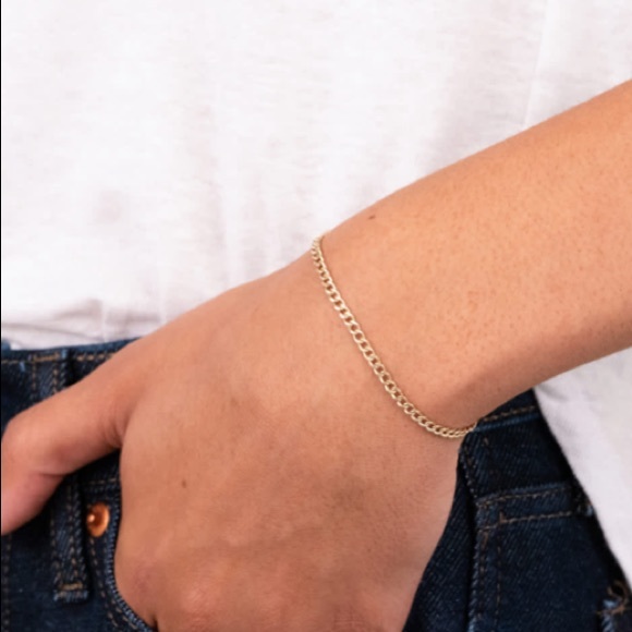EUC Mejuri 14k gold curb chain bracelet!